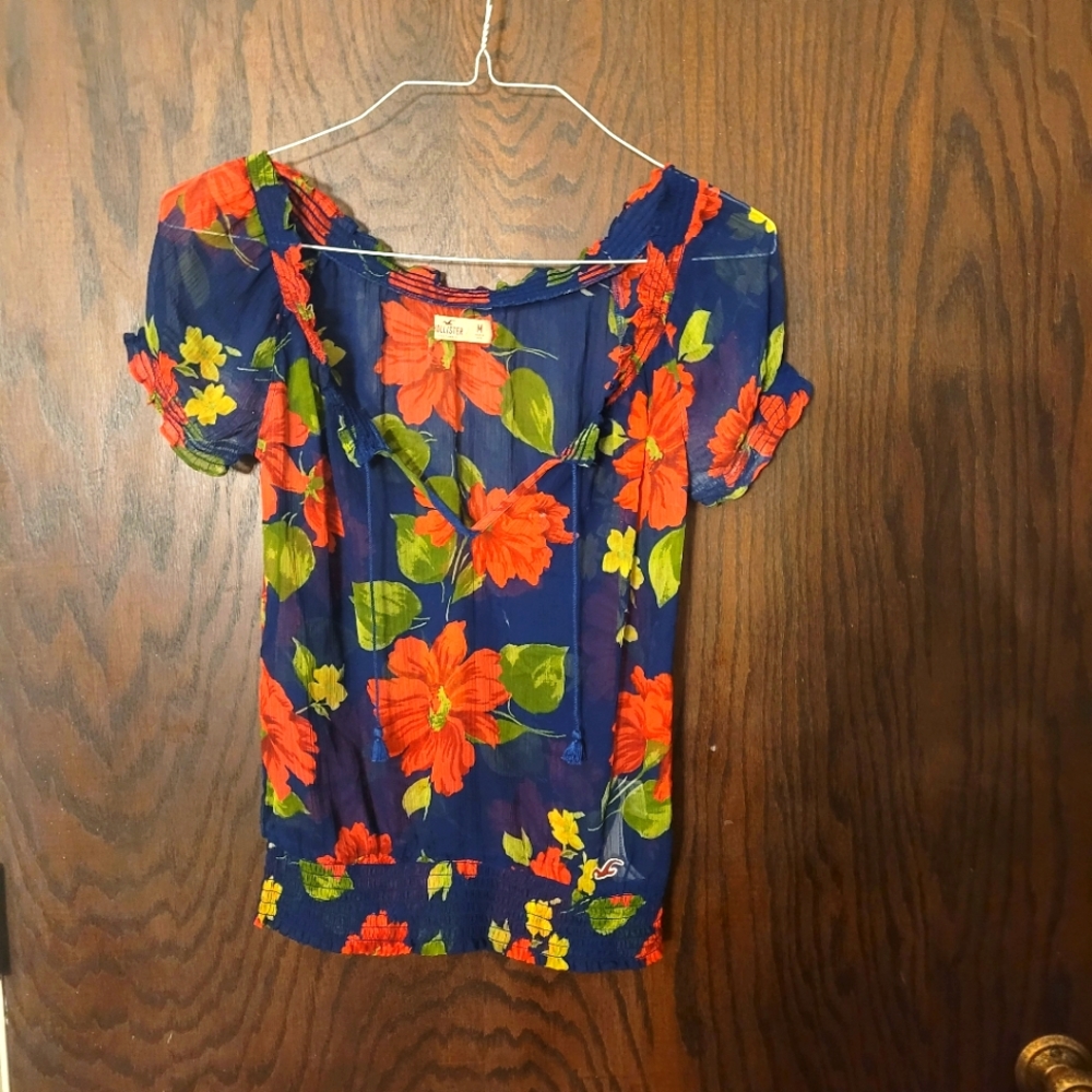HOLLISTER FLORAL TOP MESH MATERIAL